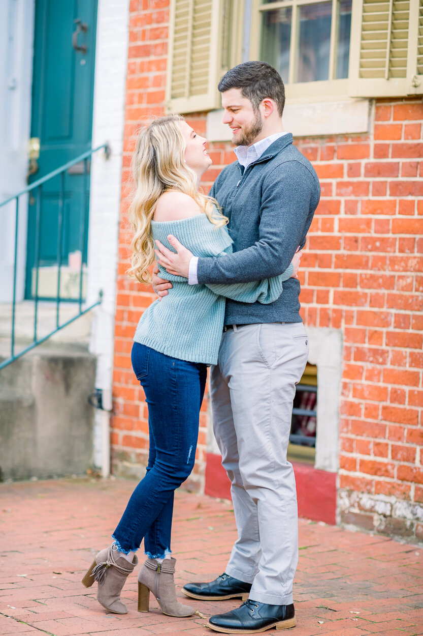 downtownFredericksburg_fredericksburgphotographer_engagementsession_youseephotography_TaylorDavid25.jpg