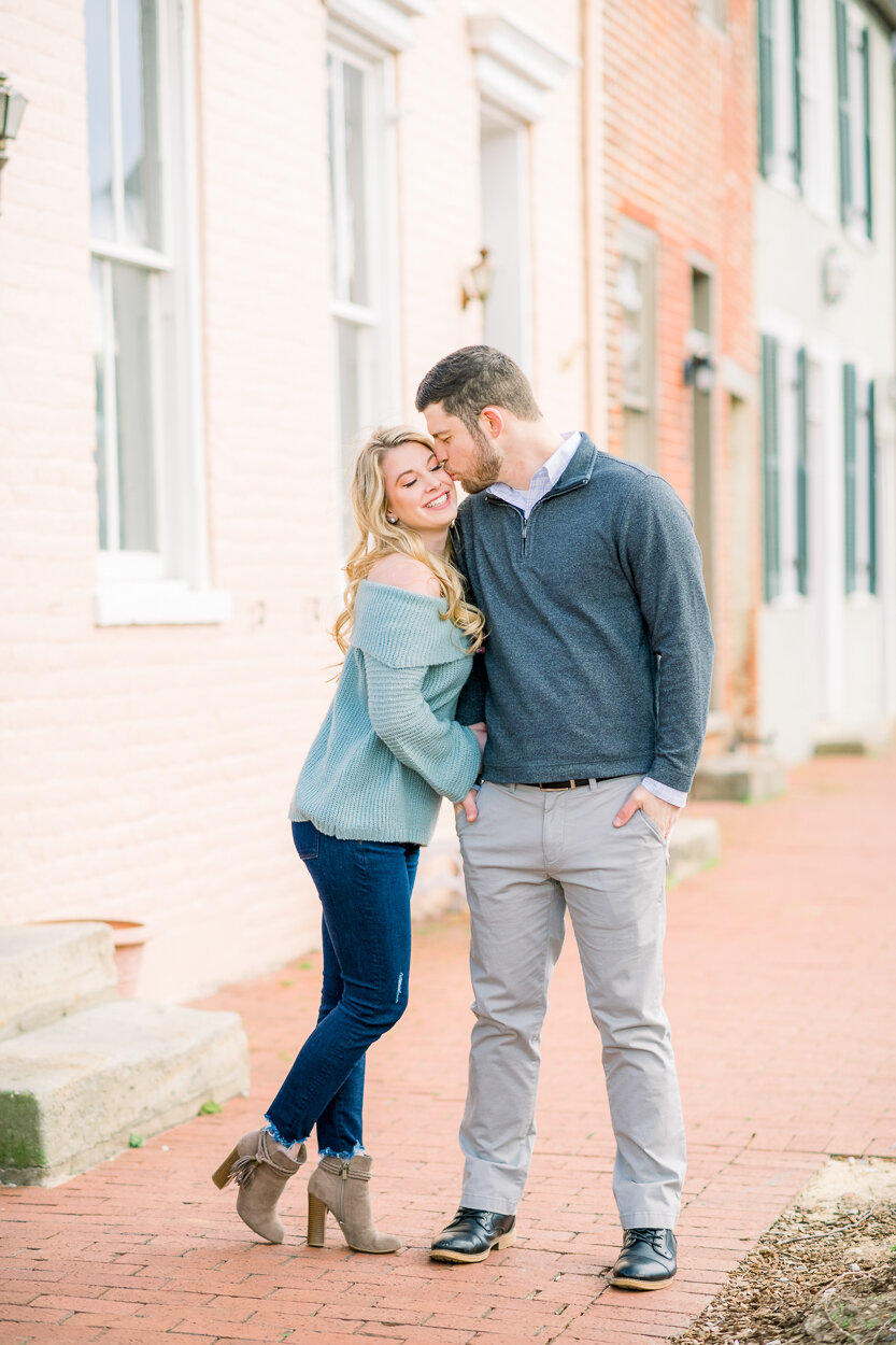 downtownFredericksburg_fredericksburgphotographer_engagementsession_youseephotography_TaylorDavid33.jpg