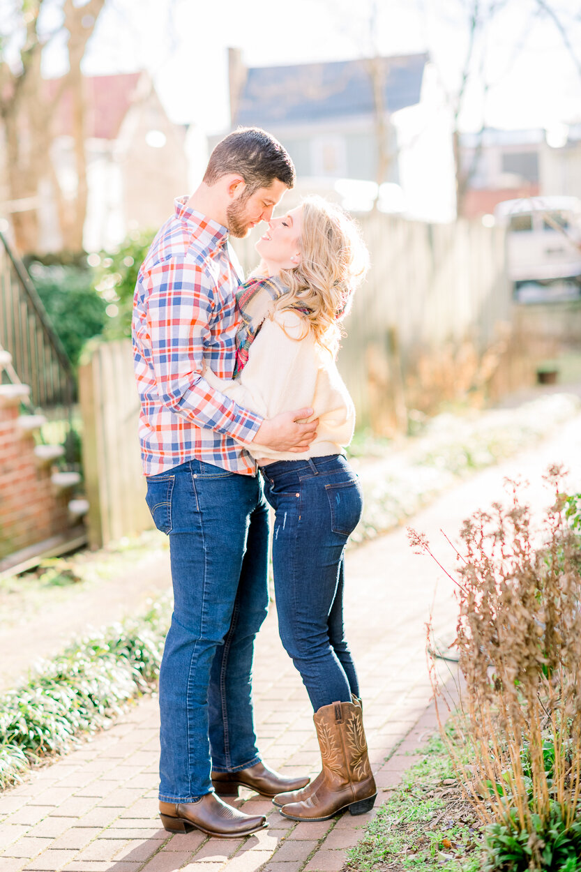 downtownFredericksburg_fredericksburgphotographer_engagementsession_youseephotography_TaylorDavid47.jpg