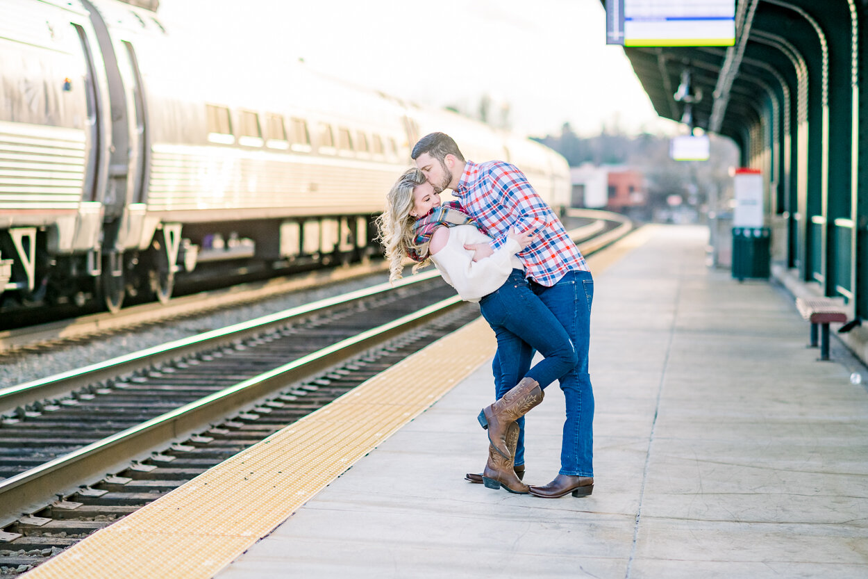 downtownFredericksburg_fredericksburgphotographer_engagementsession_youseephotography_TaylorDavid52.jpg