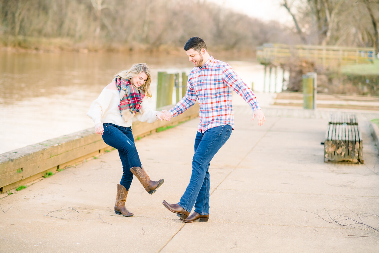 downtownFredericksburg_fredericksburgphotographer_engagementsession_youseephotography_TaylorDavid75.jpg