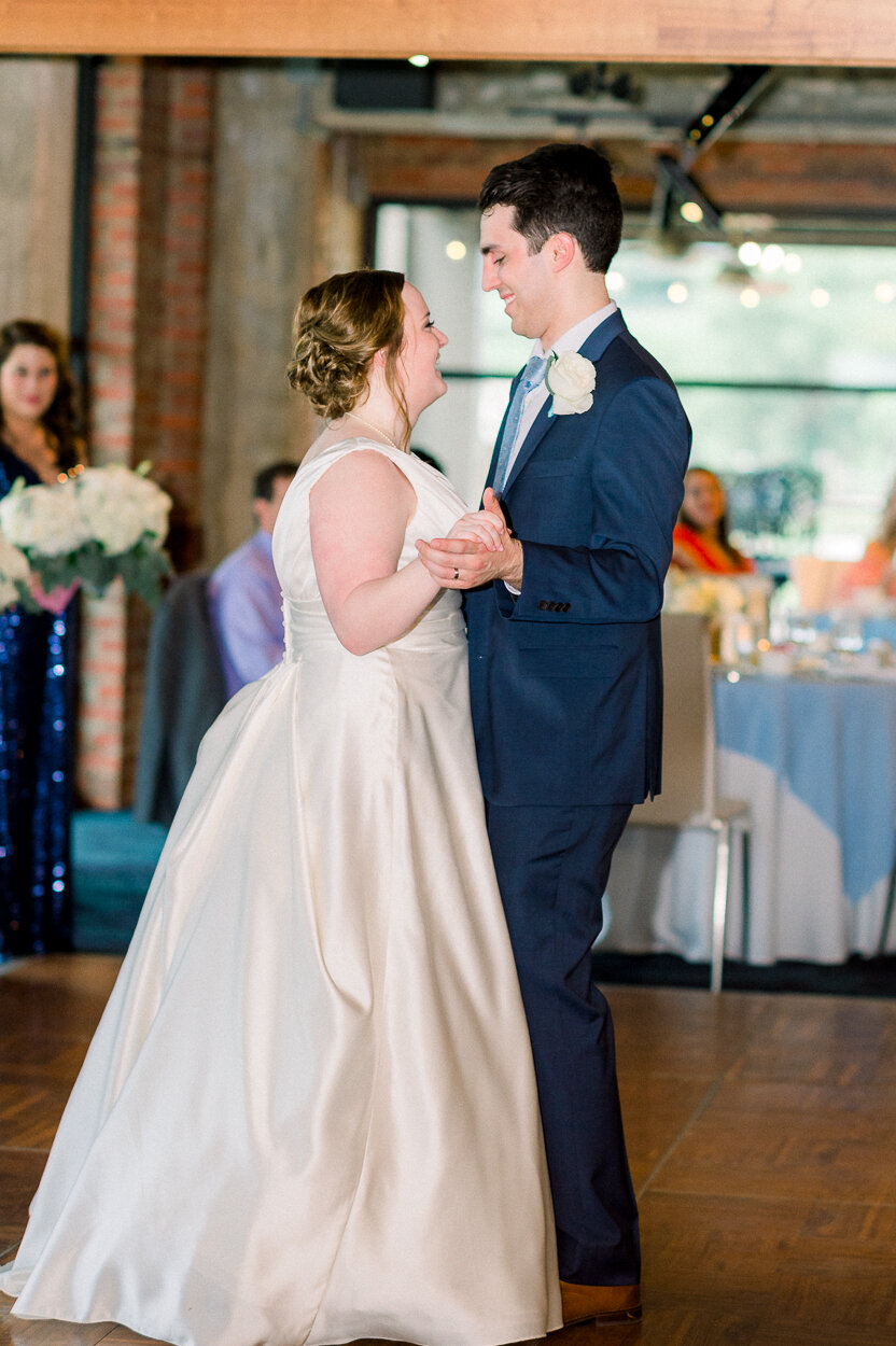 boathouseRockettsLanding_downtownRichmondWedding_youseephotography_BrynneDylan131.jpg