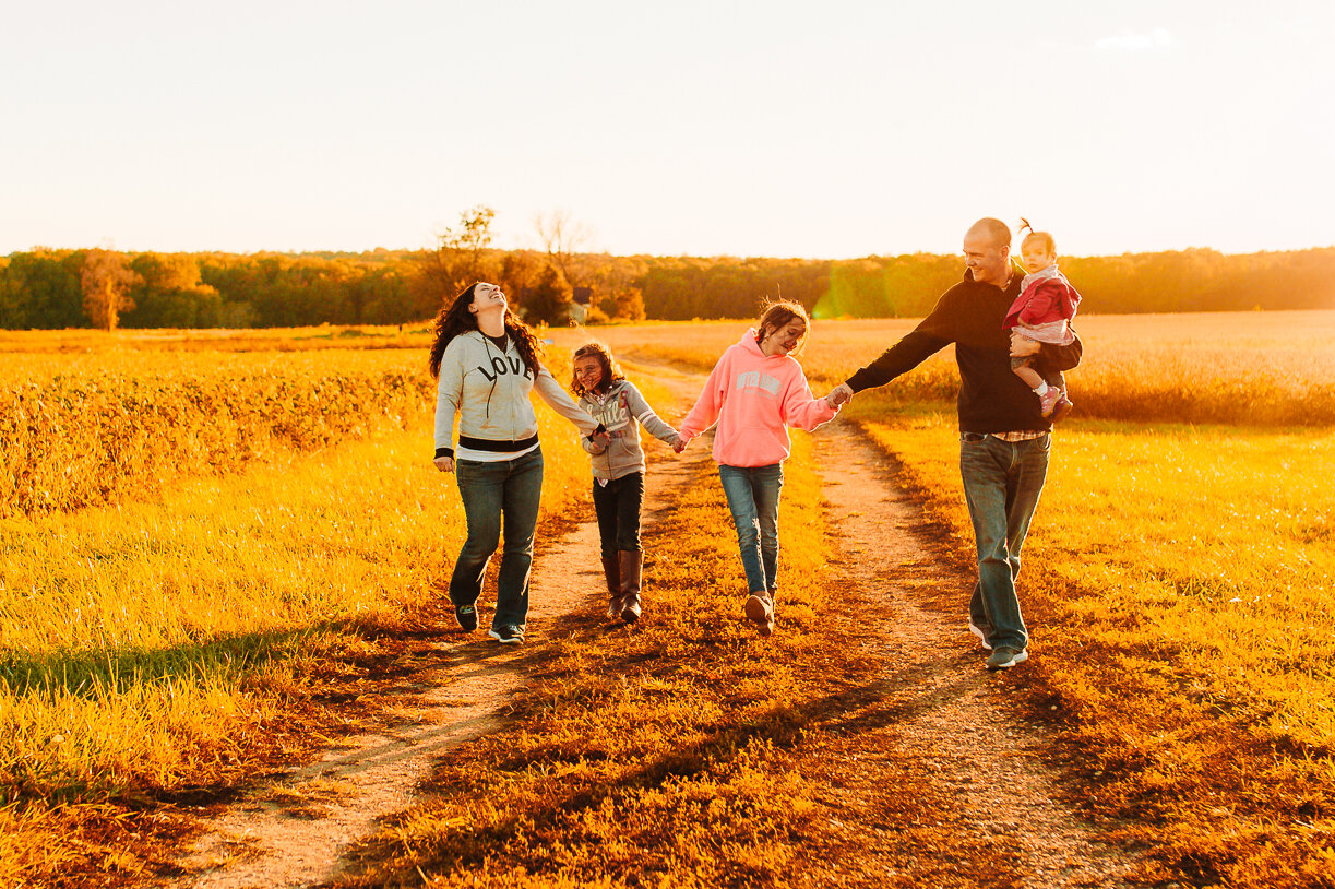 downtownfredericksburg_Fall_familyphotos_youseephotography_SlaughterPenFarm19.jpg