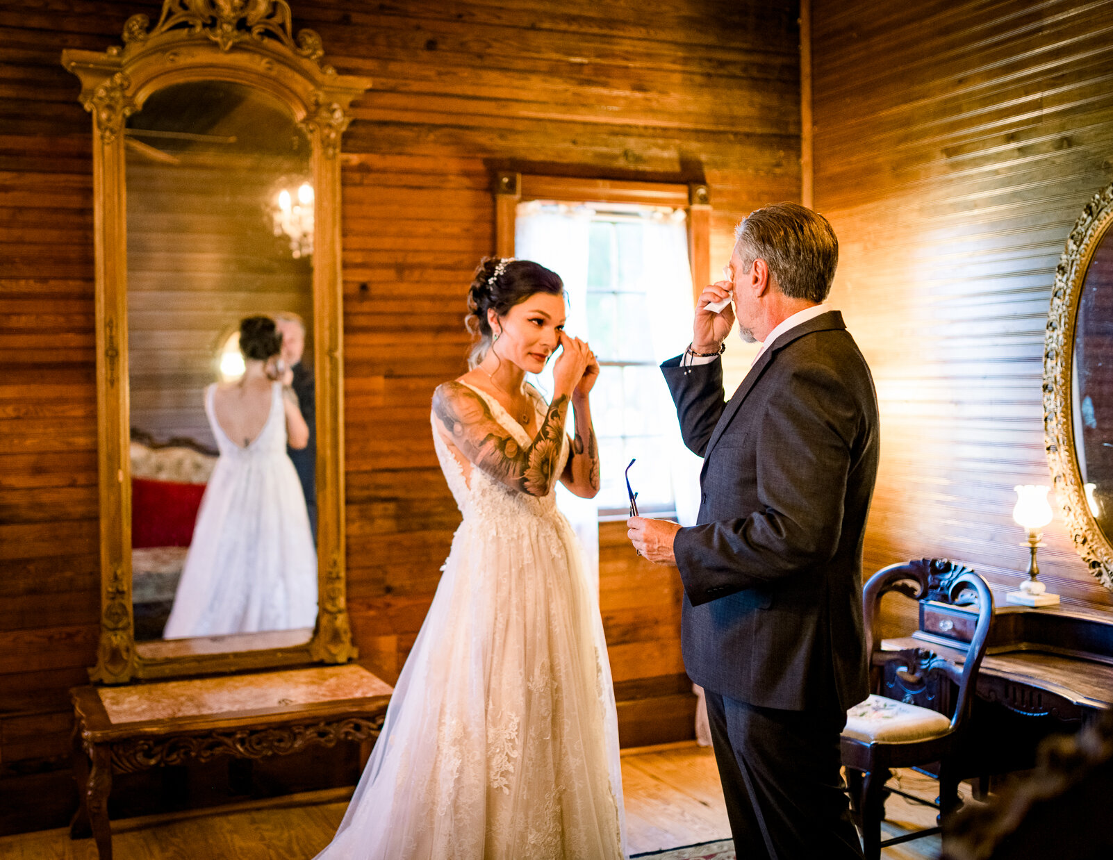 GlasgowFarm_Fredericksburg_BarnWedding_youseephotography_LeeannaNick_pic50.jpg