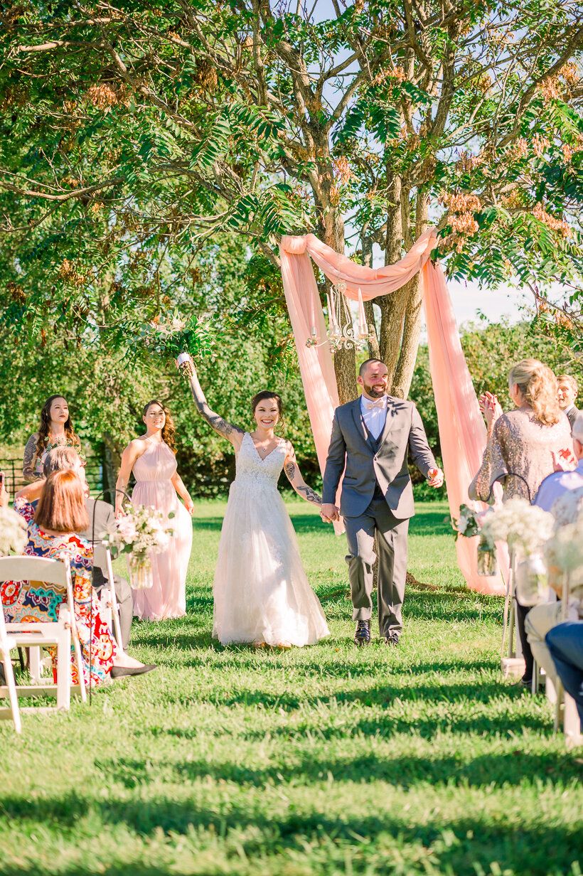 GlasgowFarm_Fredericksburg_BarnWedding_youseephotography_LeeannaNick_pic84.jpg