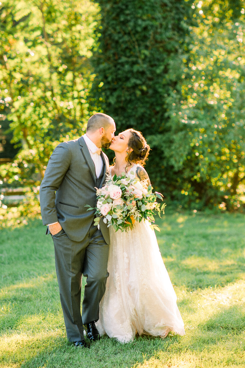 GlasgowFarm_Fredericksburg_BarnWedding_youseephotography_LeeannaNick_pic106.jpg