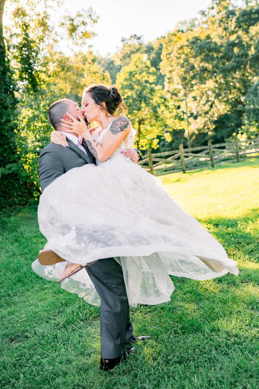 GlasgowFarm_Fredericksburg_BarnWedding_youseephotography_LeeannaNick_pic135.jpg