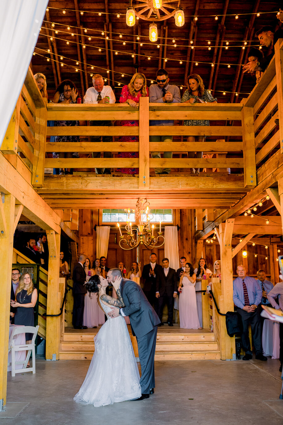 GlasgowFarm_Fredericksburg_BarnWedding_youseephotography_LeeannaNick_pic187.jpg