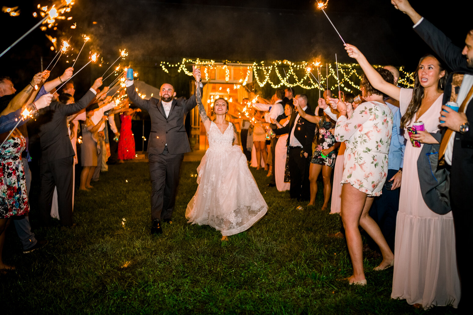 GlasgowFarm_Fredericksburg_BarnWedding_youseephotography_LeeannaNick_pic214.jpg