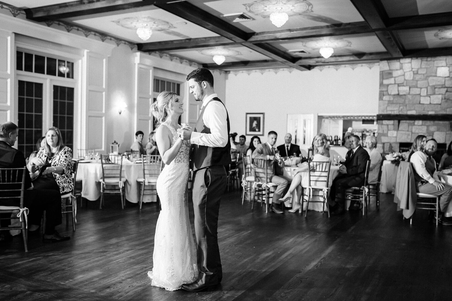 blackhorseInn_warrentonwedding_youseephotography_TaylorDavid_pic250.jpg