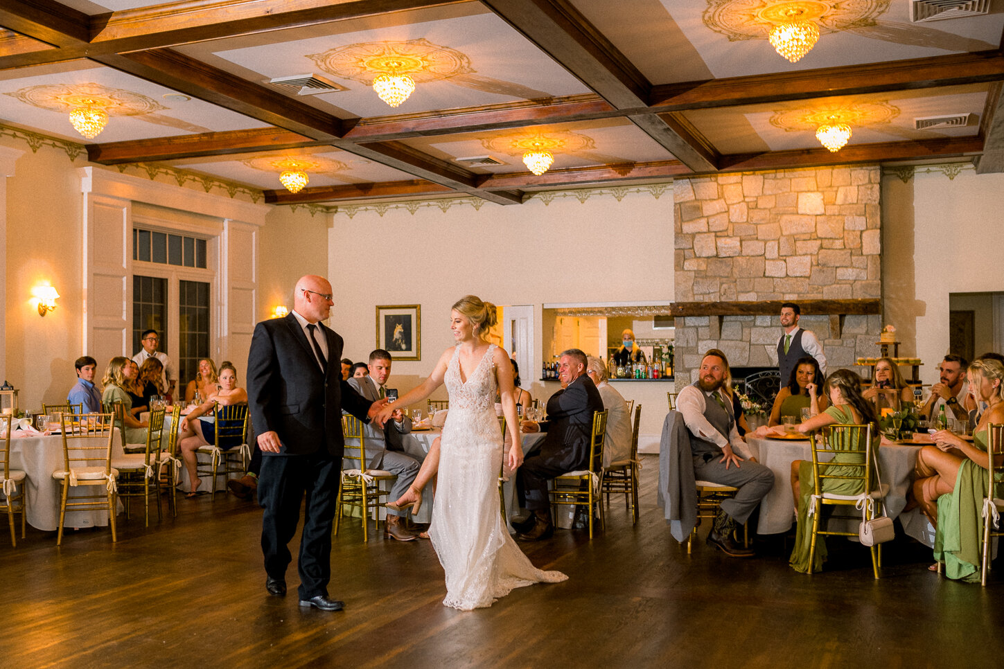 blackhorseInn_warrentonwedding_youseephotography_TaylorDavid_pic252.jpg