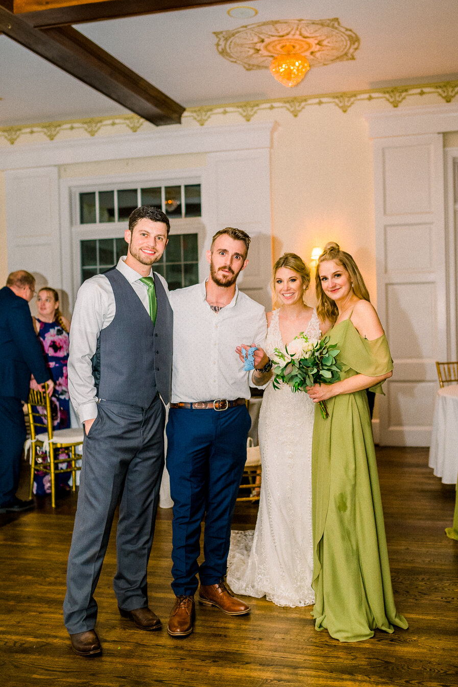 blackhorseInn_warrentonwedding_youseephotography_TaylorDavid_pic270.jpg