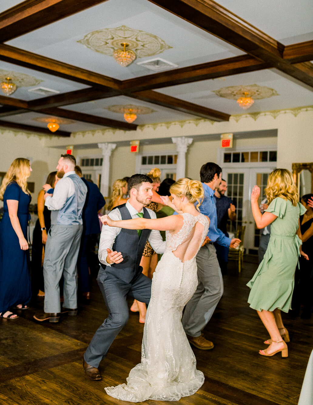 blackhorseInn_warrentonwedding_youseephotography_TaylorDavid_pic271.jpg