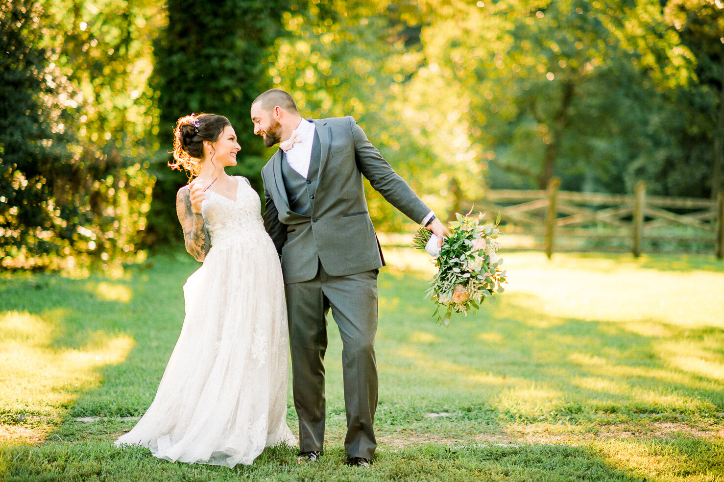 GlasgowFarm_Fredericksburg_BarnWedding_youseephotography_LeeannaNick_pic171.jpg