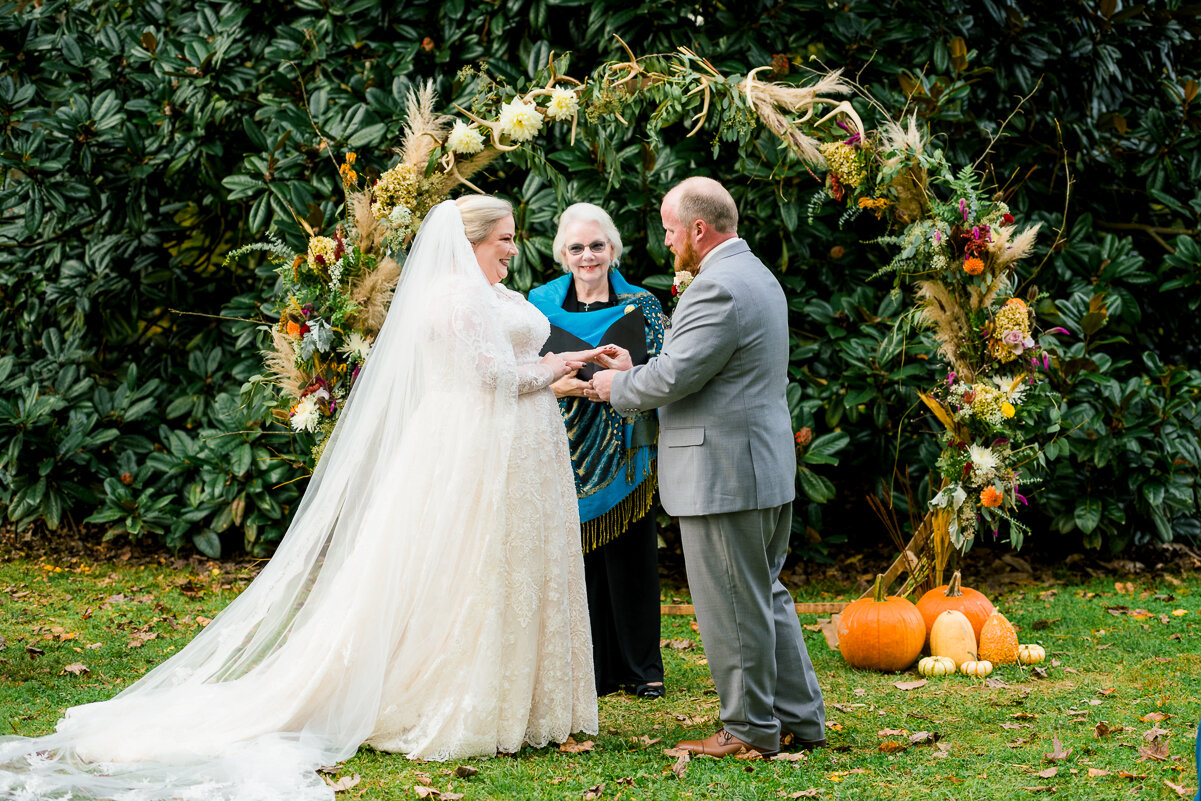 SevenSprings_VirginiaWedding_Fall_Halloween_youseephotography_RachelEric_pic67.jpg