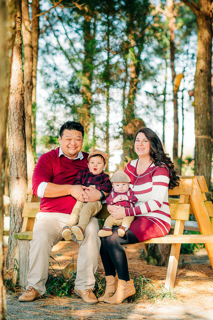 Fredericksburg_FamilyPhotos_ChristmasTreeFarm_Sneads_youseephotography_TheHongFamily_pic8.jpg