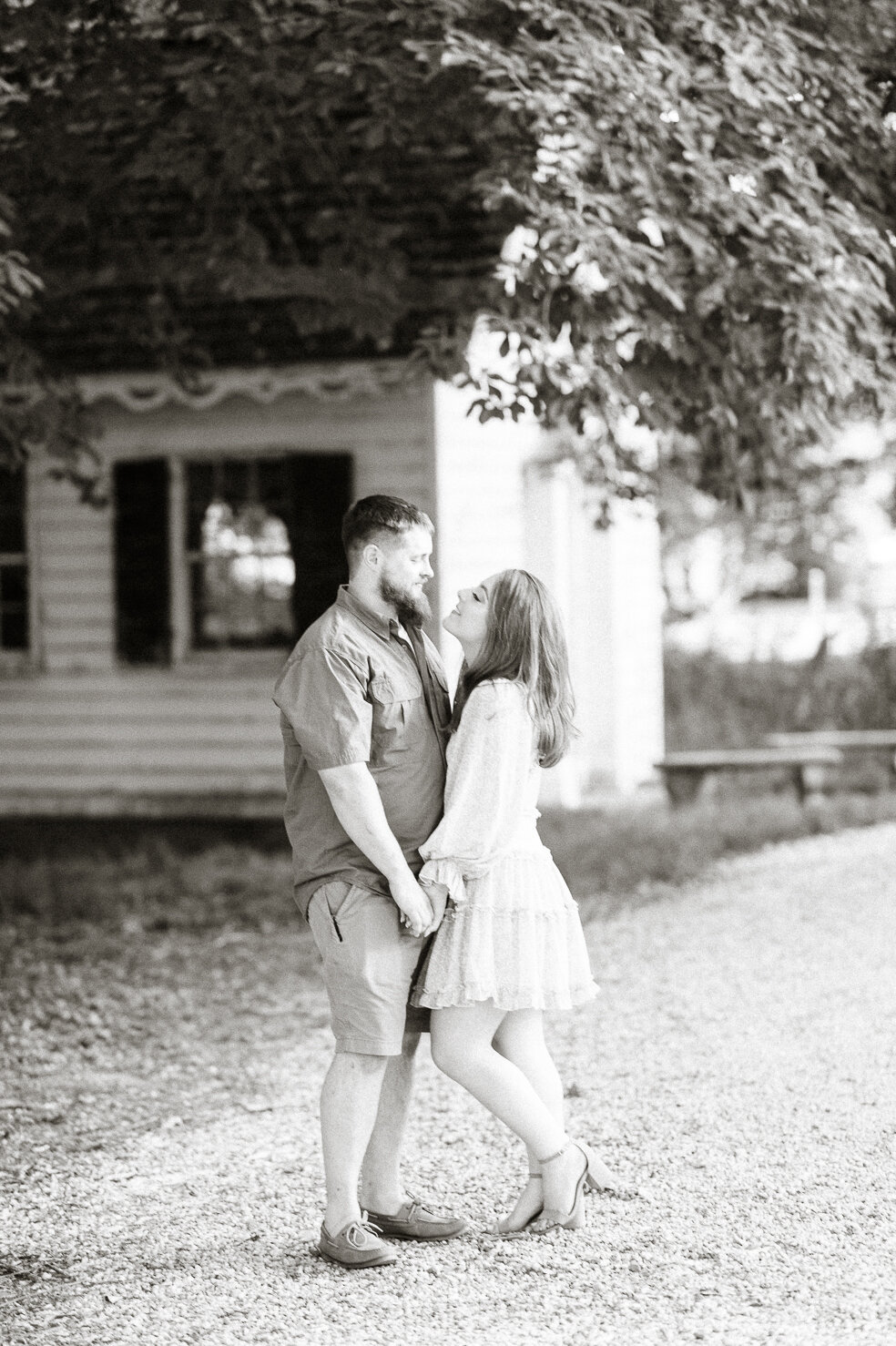 engagement_spring_southernmaryland_GreenwellStatePark_fredericksburgweddingphotographer_youseephotography_NatalieSam_pic4.jpg