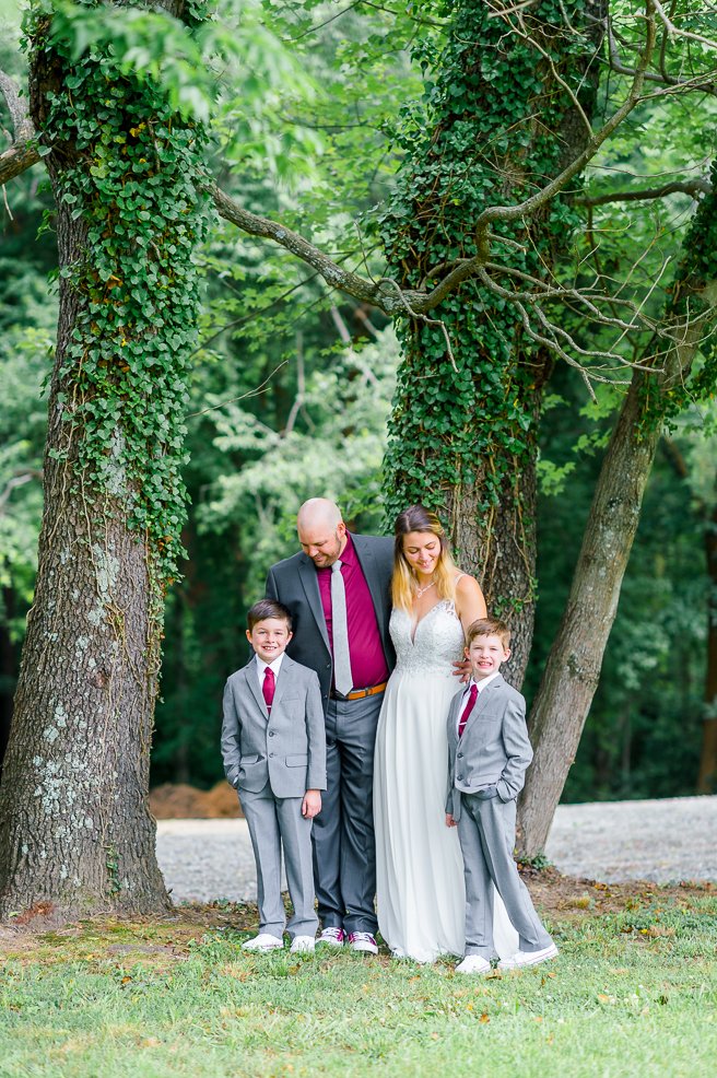 FredericksburgWeddingPhotographer_Elopement_Summer_lightandairy_youseephotography_ChrisSarah_pic00016.jpg