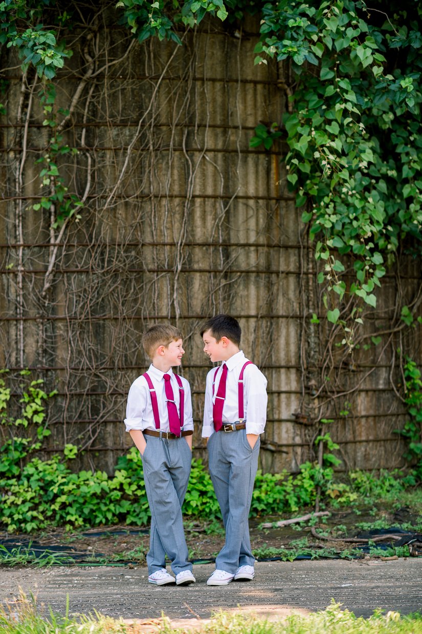 FredericksburgWeddingPhotographer_Elopement_Summer_lightandairy_youseephotography_ChrisSarah_pic00027.jpg