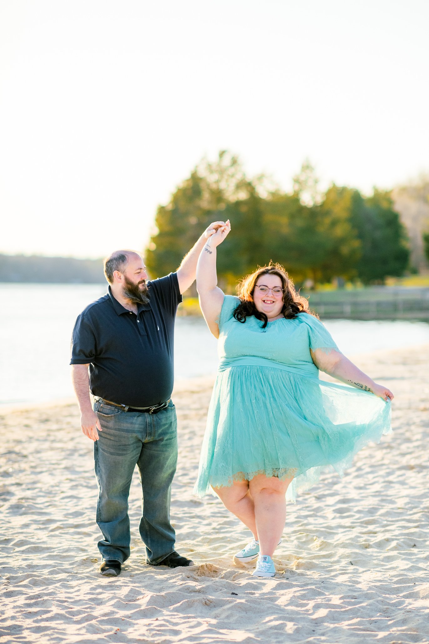 engagement_LakeAnna_fredericksburgweddingphotographer_youseephotography_LyndseyRoy_blog_pic4.jpg