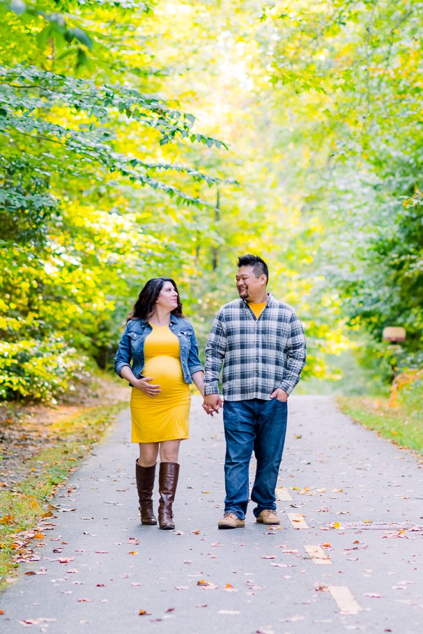 FredericksburgPhotographer_FamilyPhotos_FallPhotos_AlumSpringsPark_youseephotography_TheHongFamily_pic26.jpg