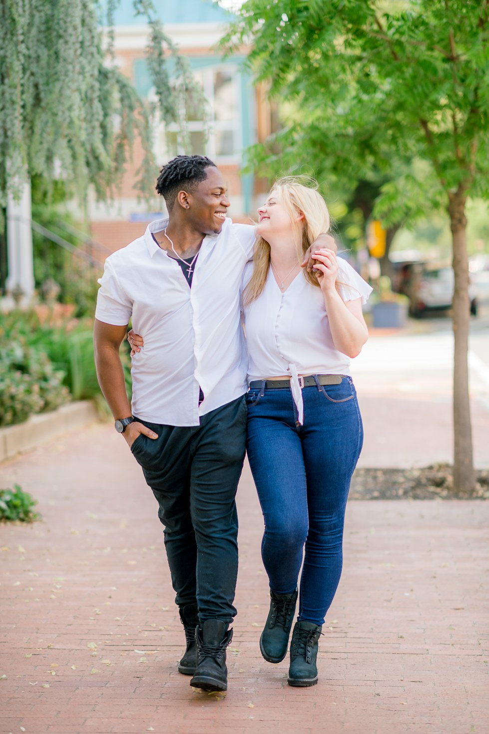 engagement_spring_downtownFredericksburg_fredericksburgweddingphotographer_youseephotography_MeredithSteven_pic14.jpg