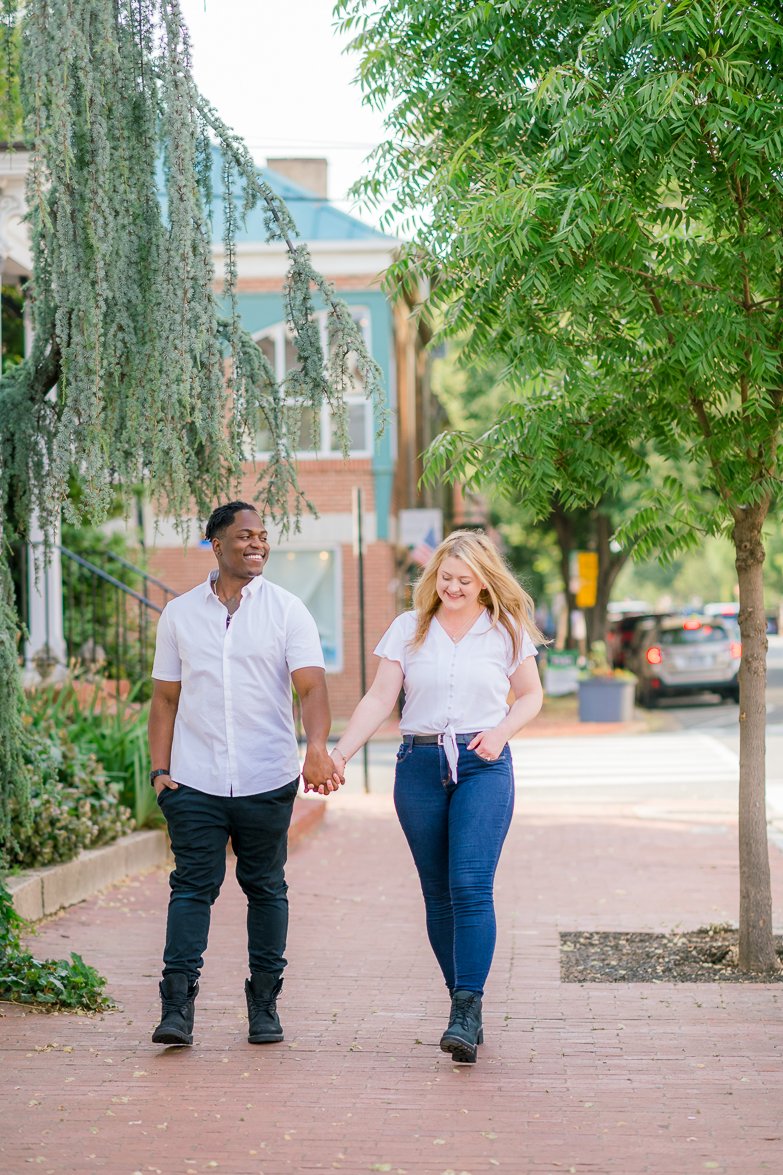 engagement_spring_downtownFredericksburg_fredericksburgweddingphotographer_youseephotography_MeredithSteven_pic36.jpg