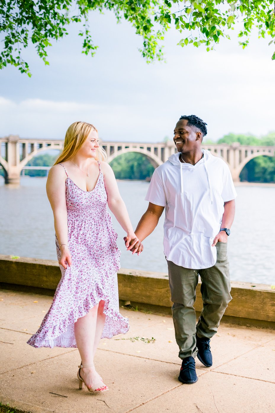 engagement_spring_downtownFredericksburg_fredericksburgweddingphotographer_youseephotography_MeredithSteven_pic44.jpg