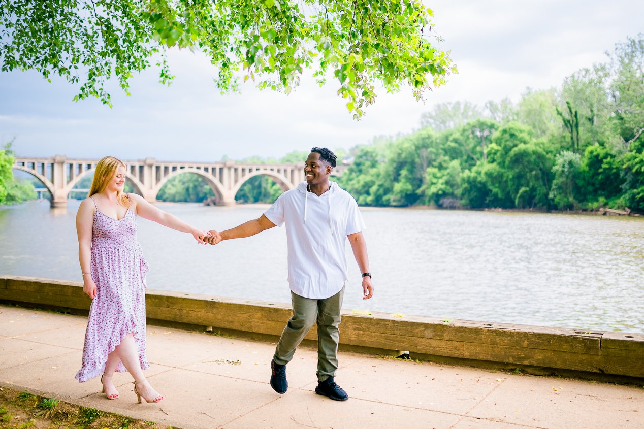 engagement_spring_downtownFredericksburg_fredericksburgweddingphotographer_youseephotography_MeredithSteven_pic51.jpg