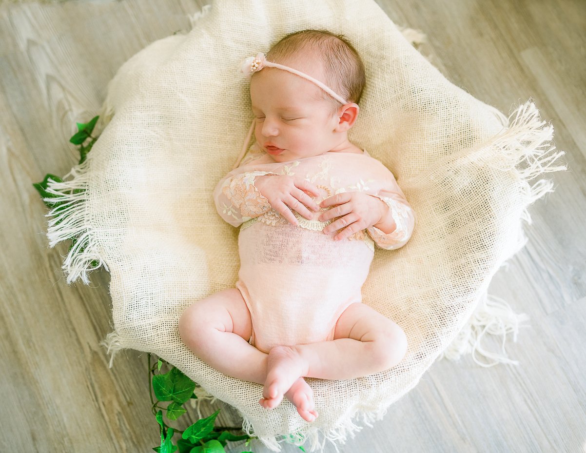 newborn_fredericksburgphotographer_babyphoto_youseephotography_picblog1.jpg