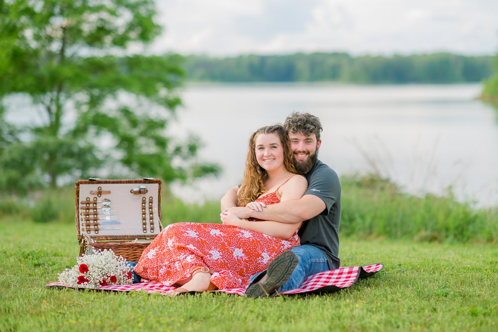 engagement_LakeMooney_fredericksburgweddingphotographer_youseephotography_CarlyReace_blogpic6.jpg