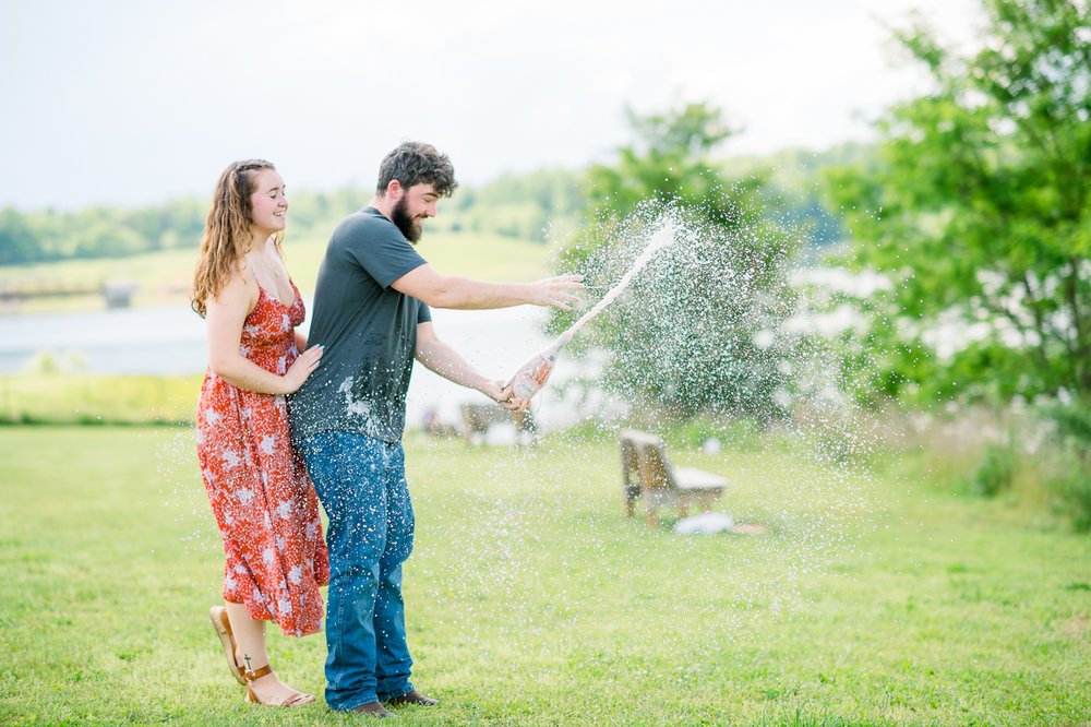 engagement_LakeMooney_fredericksburgweddingphotographer_youseephotography_CarlyReace_blogpic17.jpg