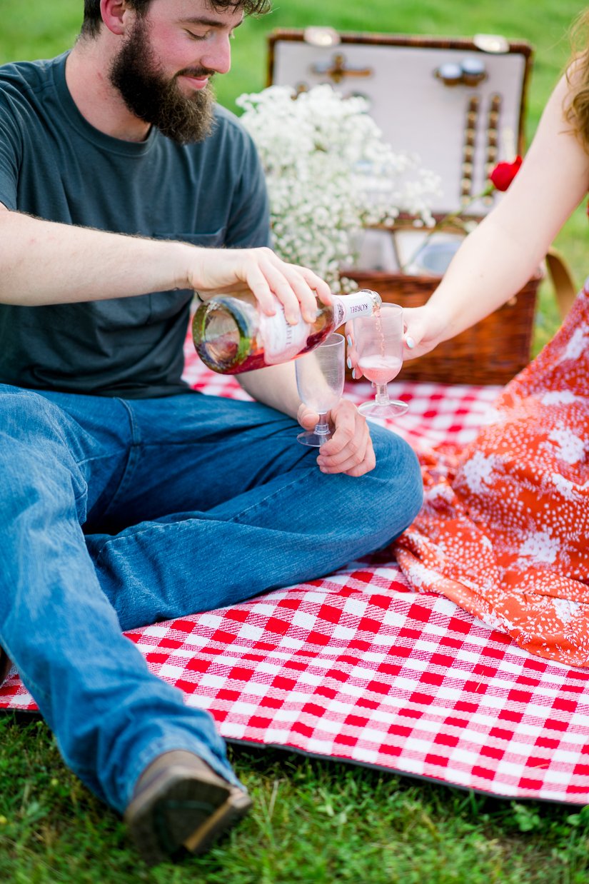 engagement_LakeMooney_fredericksburgweddingphotographer_youseephotography_CarlyReace_blogpic30.jpg