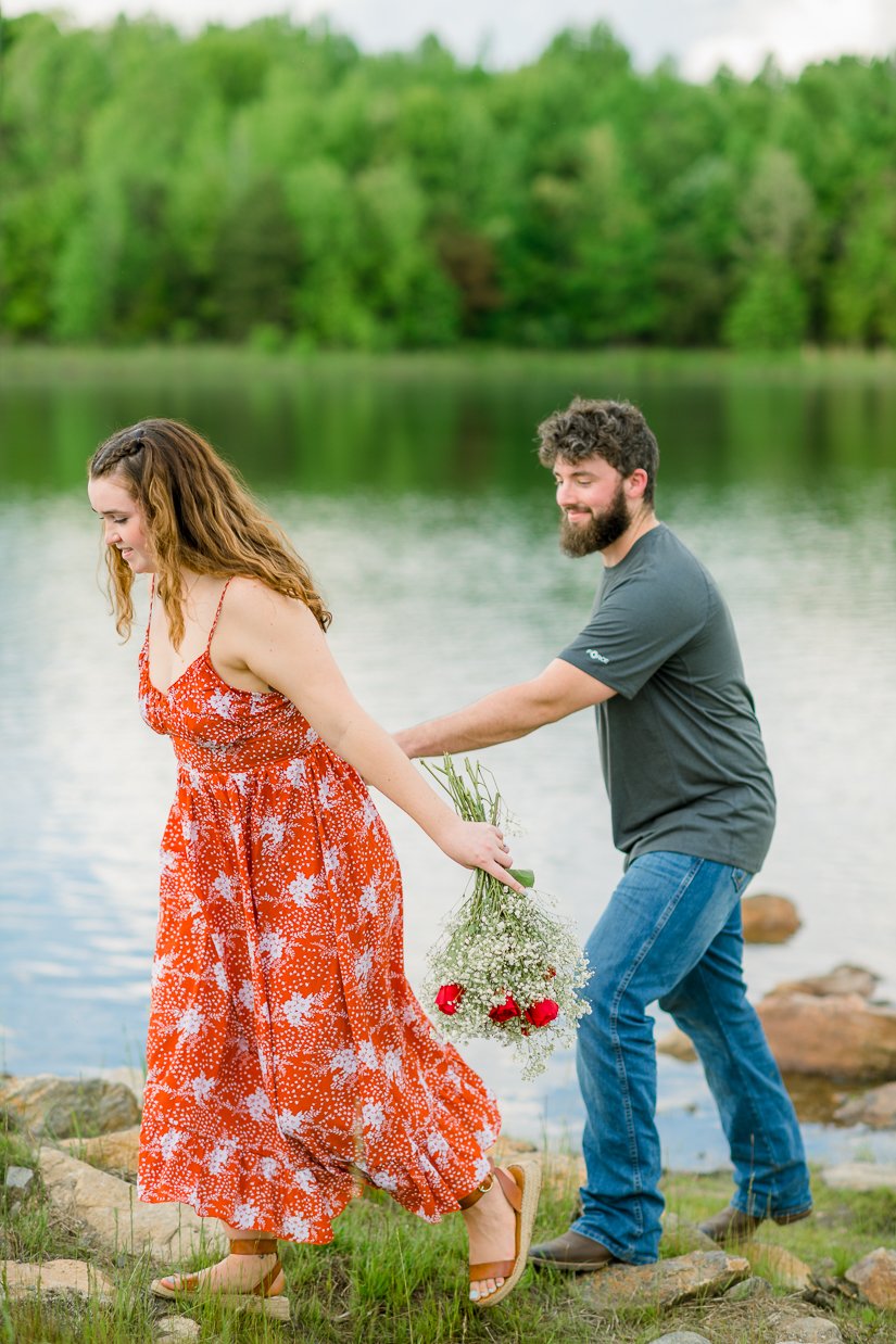 engagement_LakeMooney_fredericksburgweddingphotographer_youseephotography_CarlyReace_blogpic34.jpg