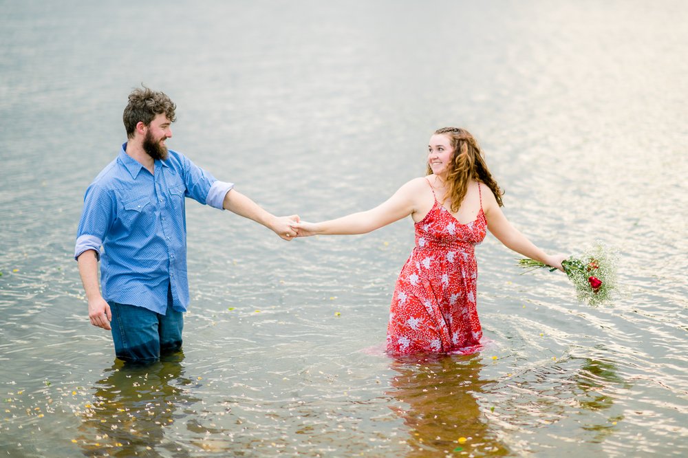 engagement_LakeMooney_fredericksburgweddingphotographer_youseephotography_CarlyReace_blogpic46.jpg