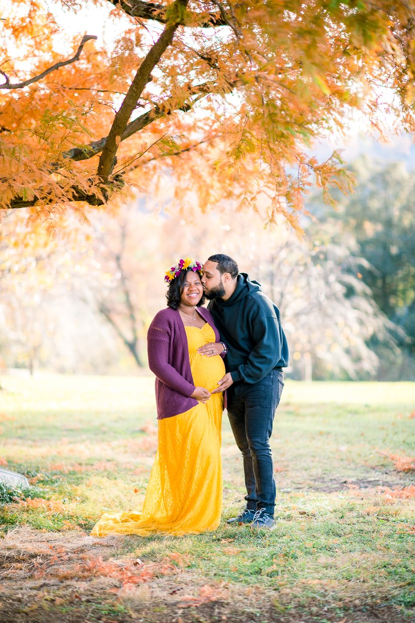 RichmondPhotographer_FredericksburgPhotographer_Maternity_FallPhotos_MaymontPark_youseephotography_WhitleyJames_blogpic4.jpg