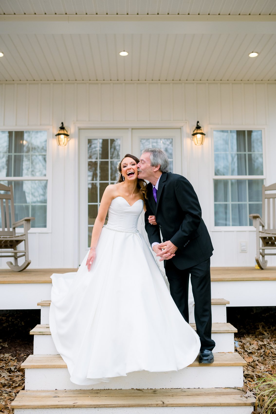 TheBarnAtTimberCreek_Spring_RichmondWeddingphotographer_youseephotography_LauranClint_blog_pic33.jpg