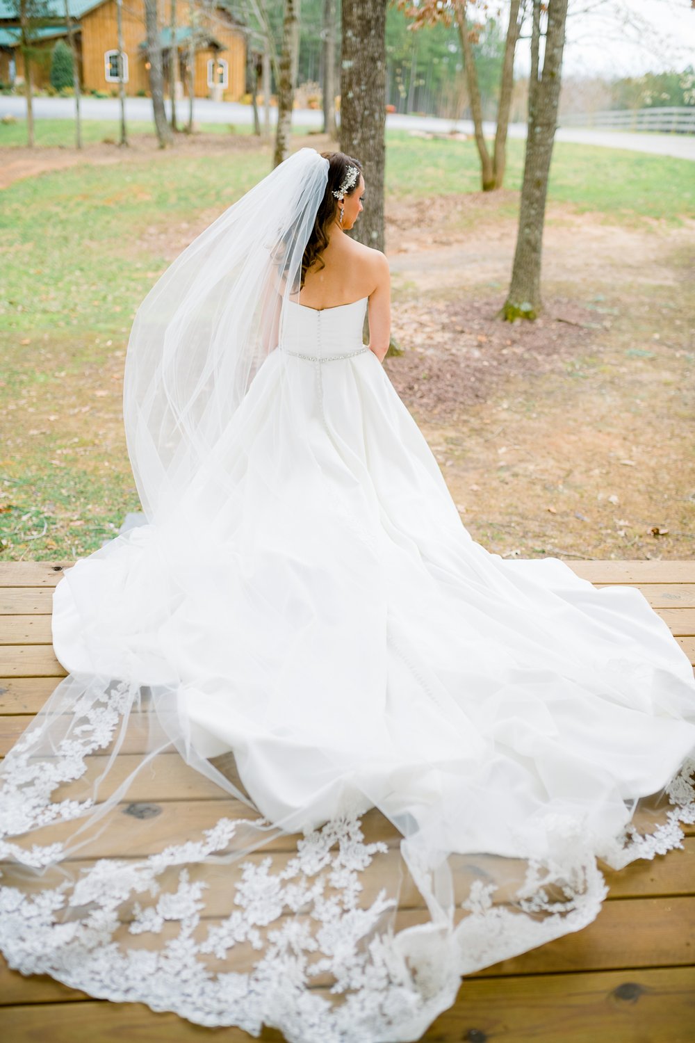 TheBarnAtTimberCreek_Spring_RichmondWeddingphotographer_youseephotography_LauranClint_blog_pic38.jpg