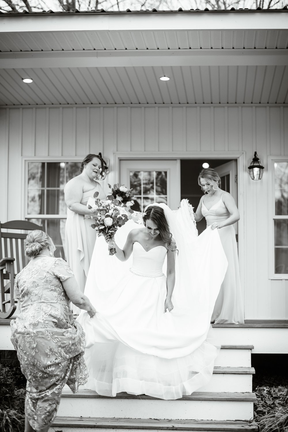 TheBarnAtTimberCreek_Spring_RichmondWeddingphotographer_youseephotography_LauranClint_blog_pic45.jpg