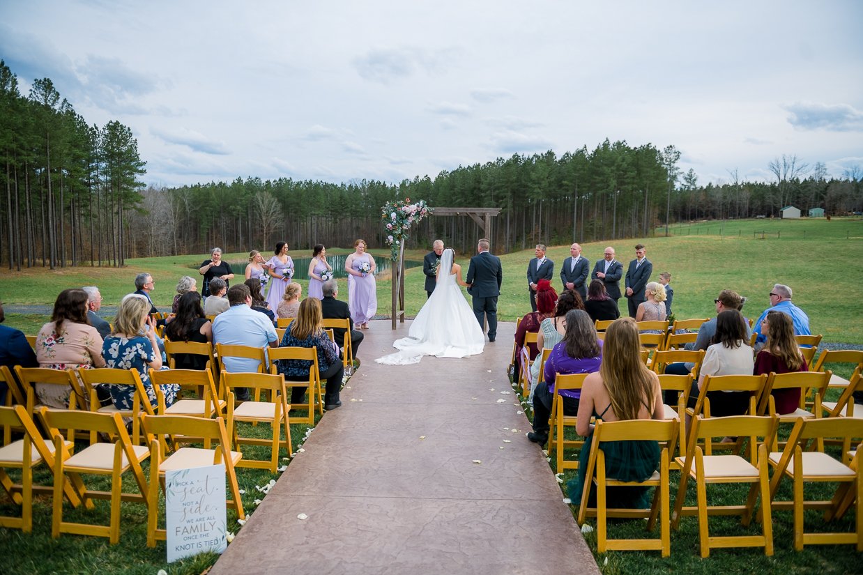 TheBarnAtTimberCreek_Spring_RichmondWeddingphotographer_youseephotography_LauranClint_blog_pic64.jpg