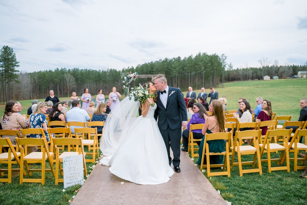 TheBarnAtTimberCreek_Spring_RichmondWeddingphotographer_youseephotography_LauranClint_blog_pic78.jpg