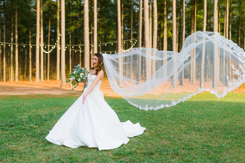 TheBarnAtTimberCreek_Spring_RichmondWeddingphotographer_youseephotography_LauranClint_blog_pic86.jpg