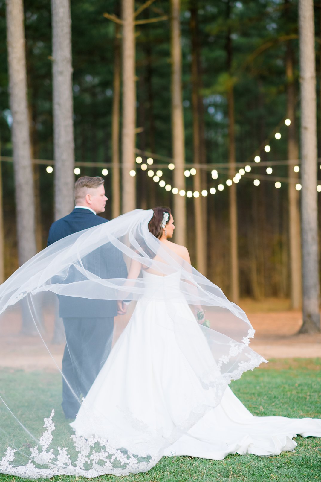 TheBarnAtTimberCreek_Spring_RichmondWeddingphotographer_youseephotography_LauranClint_blog_pic104.jpg