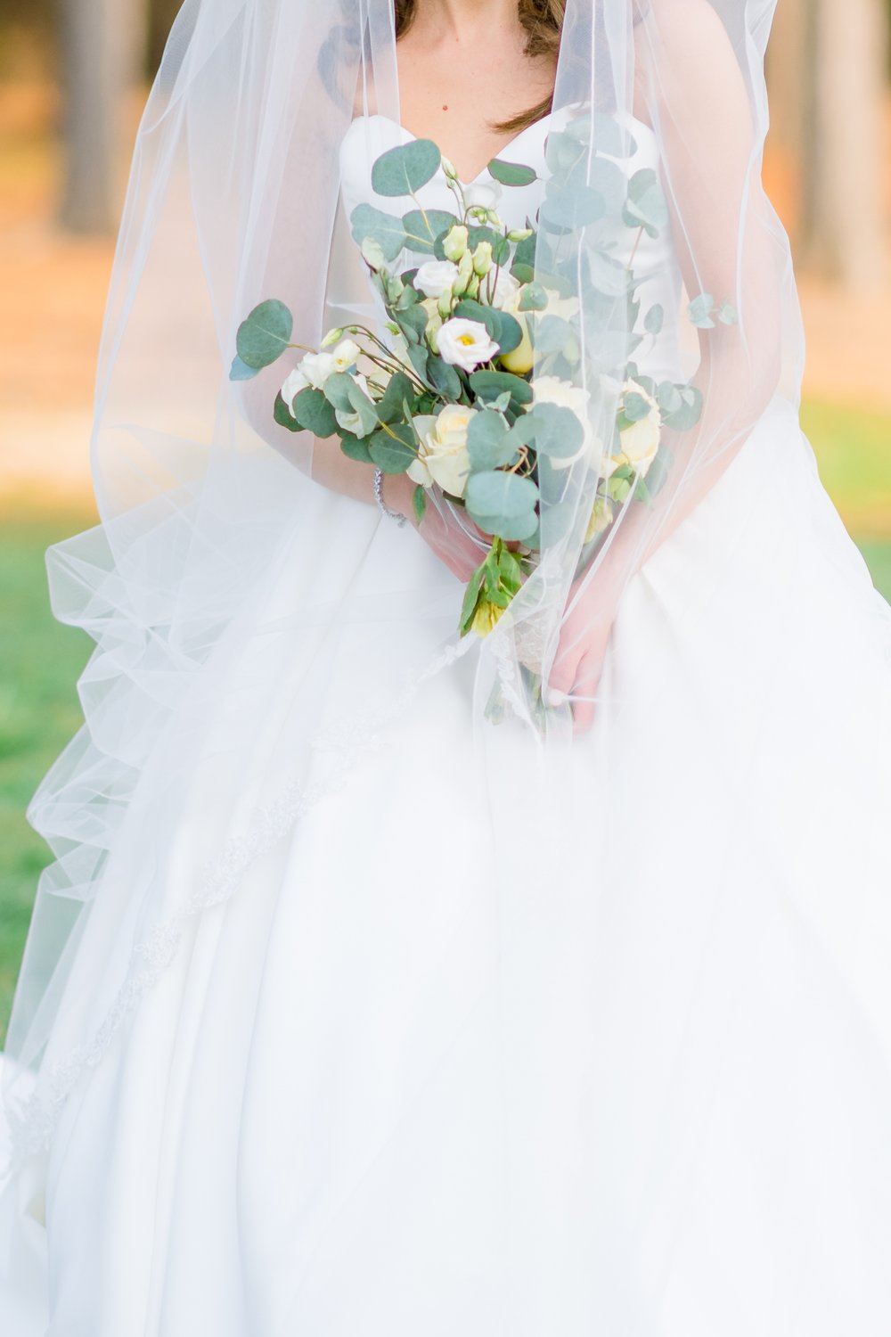 TheBarnAtTimberCreek_Spring_RichmondWeddingphotographer_youseephotography_LauranClint_blog_pic106.jpg