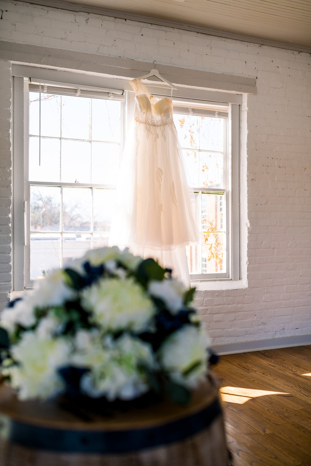 WoolenMill_TheSIlkMill_WinterWedding_FredericksburgWeddingVenue_DowntownFredericksburg_VirginiaWeddingVenue_youseephotography_pic4.jpg