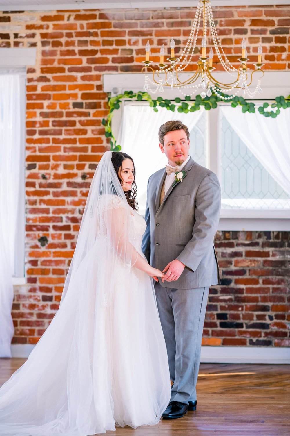 WoolenMill_TheSIlkMill_WinterWedding_FredericksburgWeddingVenue_DowntownFredericksburg_VirginiaWeddingVenue_youseephotography_pic122.jpg