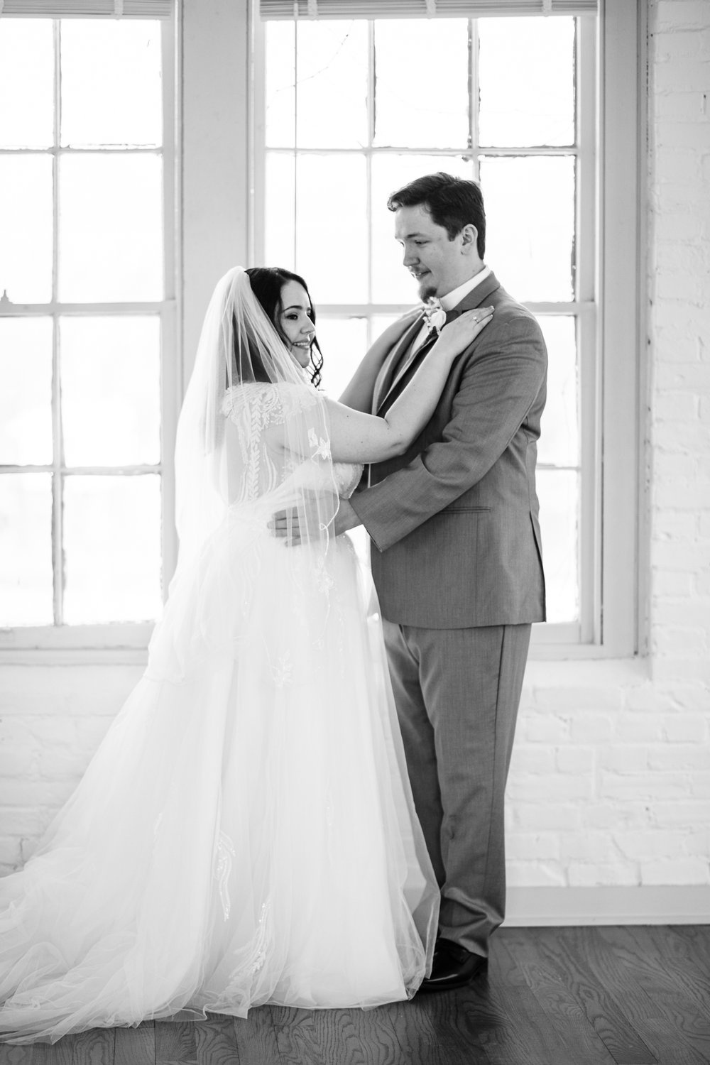 WoolenMill_TheSIlkMill_WinterWedding_FredericksburgWeddingVenue_DowntownFredericksburg_VirginiaWeddingVenue_youseephotography_pic133.jpg