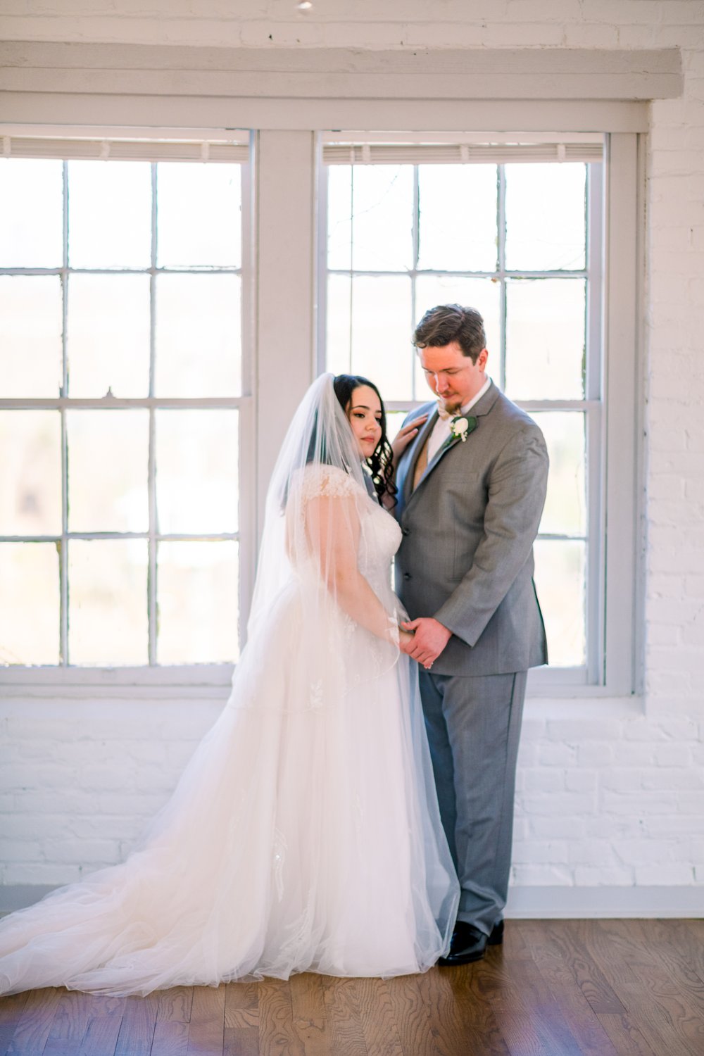 WoolenMill_TheSIlkMill_WinterWedding_FredericksburgWeddingVenue_DowntownFredericksburg_VirginiaWeddingVenue_youseephotography_pic134.jpg