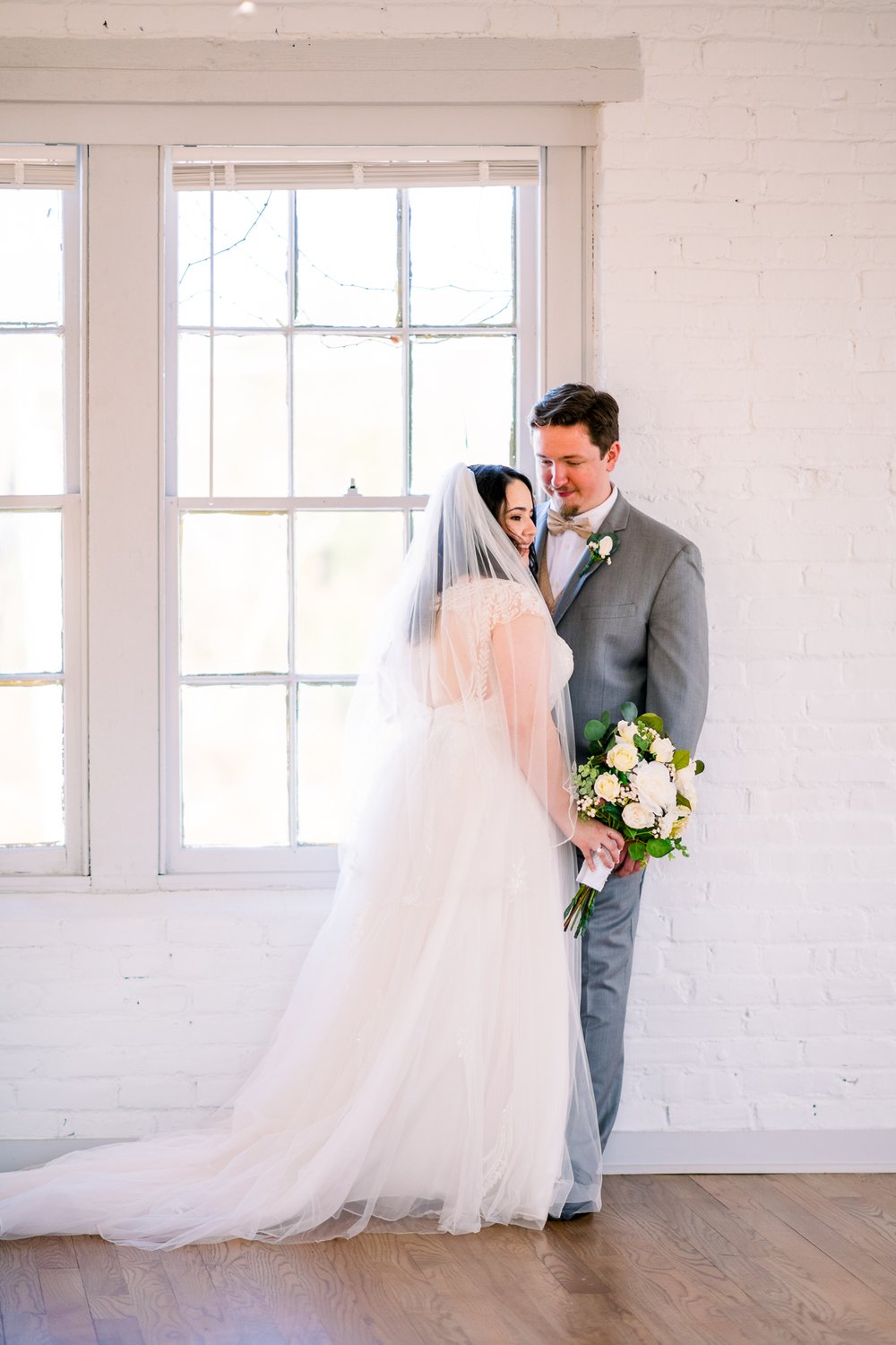 WoolenMill_TheSIlkMill_WinterWedding_FredericksburgWeddingVenue_DowntownFredericksburg_VirginiaWeddingVenue_youseephotography_pic139.jpg