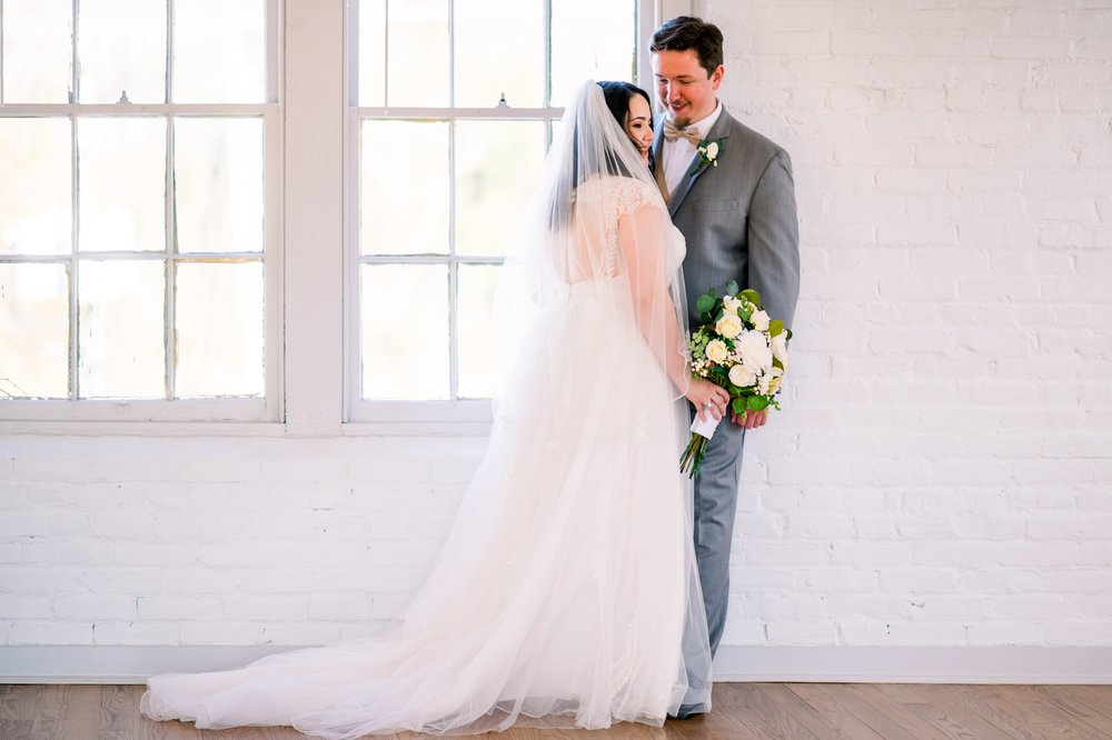 WoolenMill_TheSIlkMill_WinterWedding_FredericksburgWeddingVenue_DowntownFredericksburg_VirginiaWeddingVenue_youseephotography_pic140.jpg